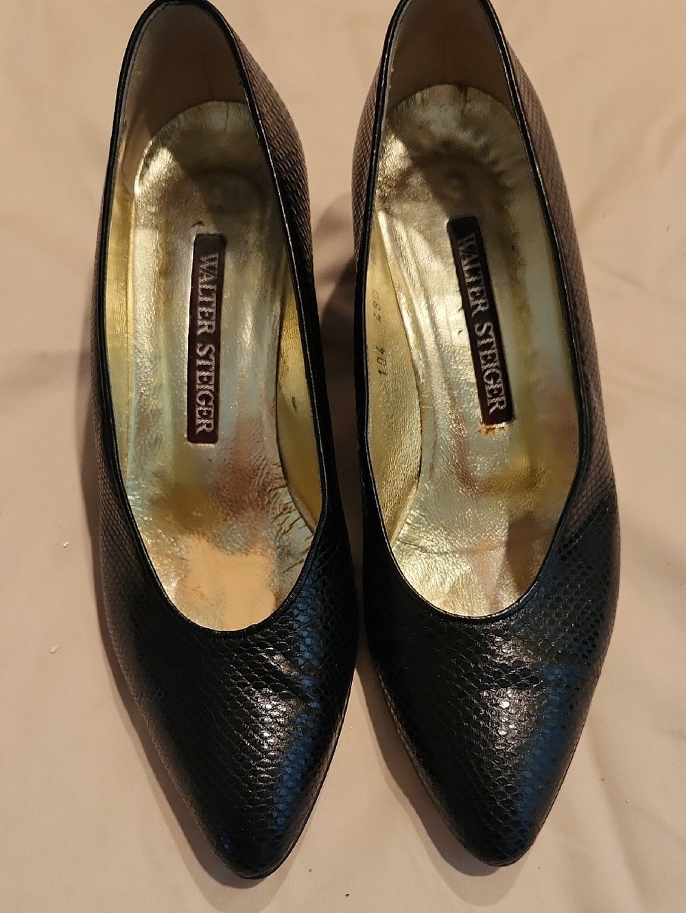 ITALIAN MADE Walter Steiger Black Leather Pump.